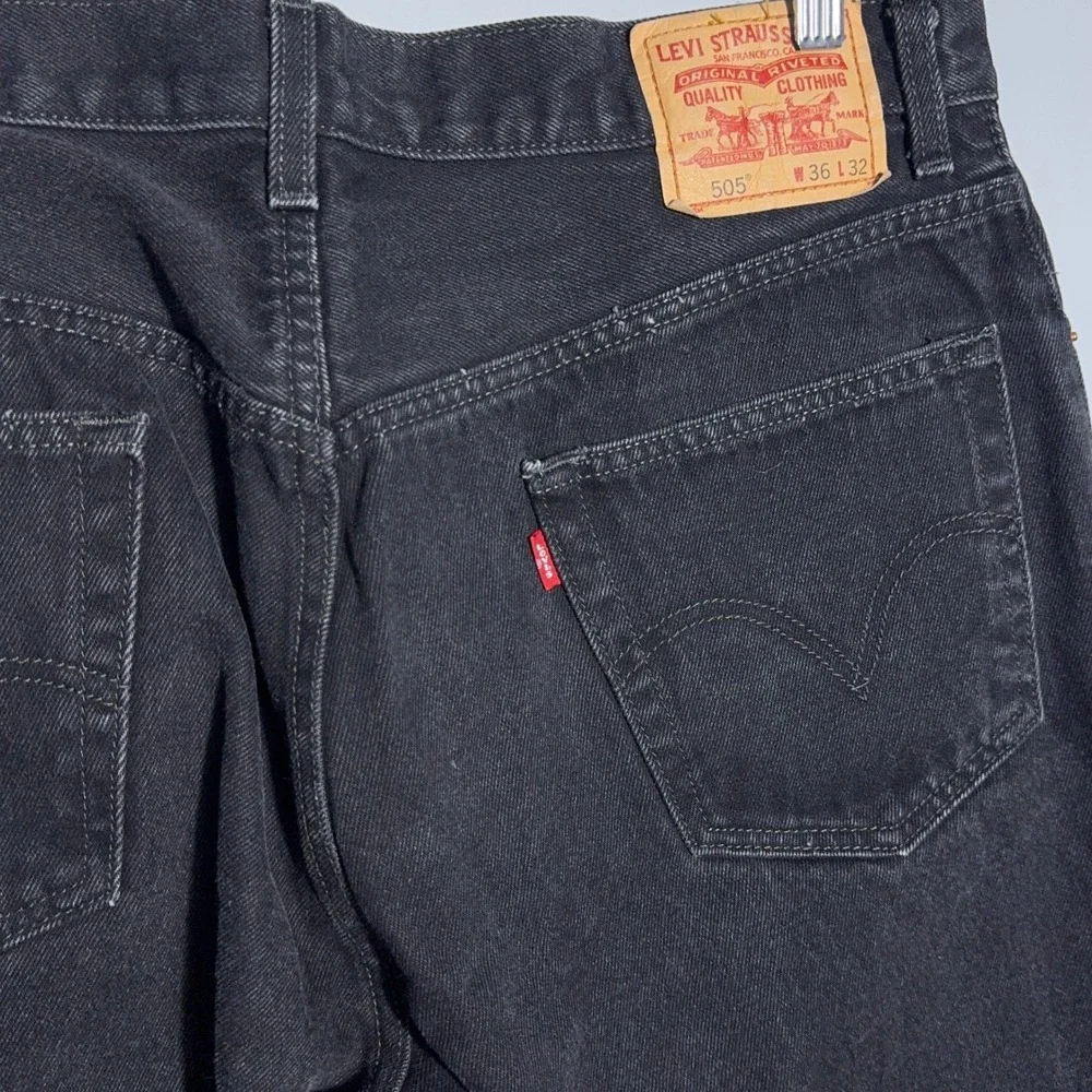 Vintage Levi's 505 Black Y2K Jeans Mens Size 36x31 2000s Denim Black Regular Fit